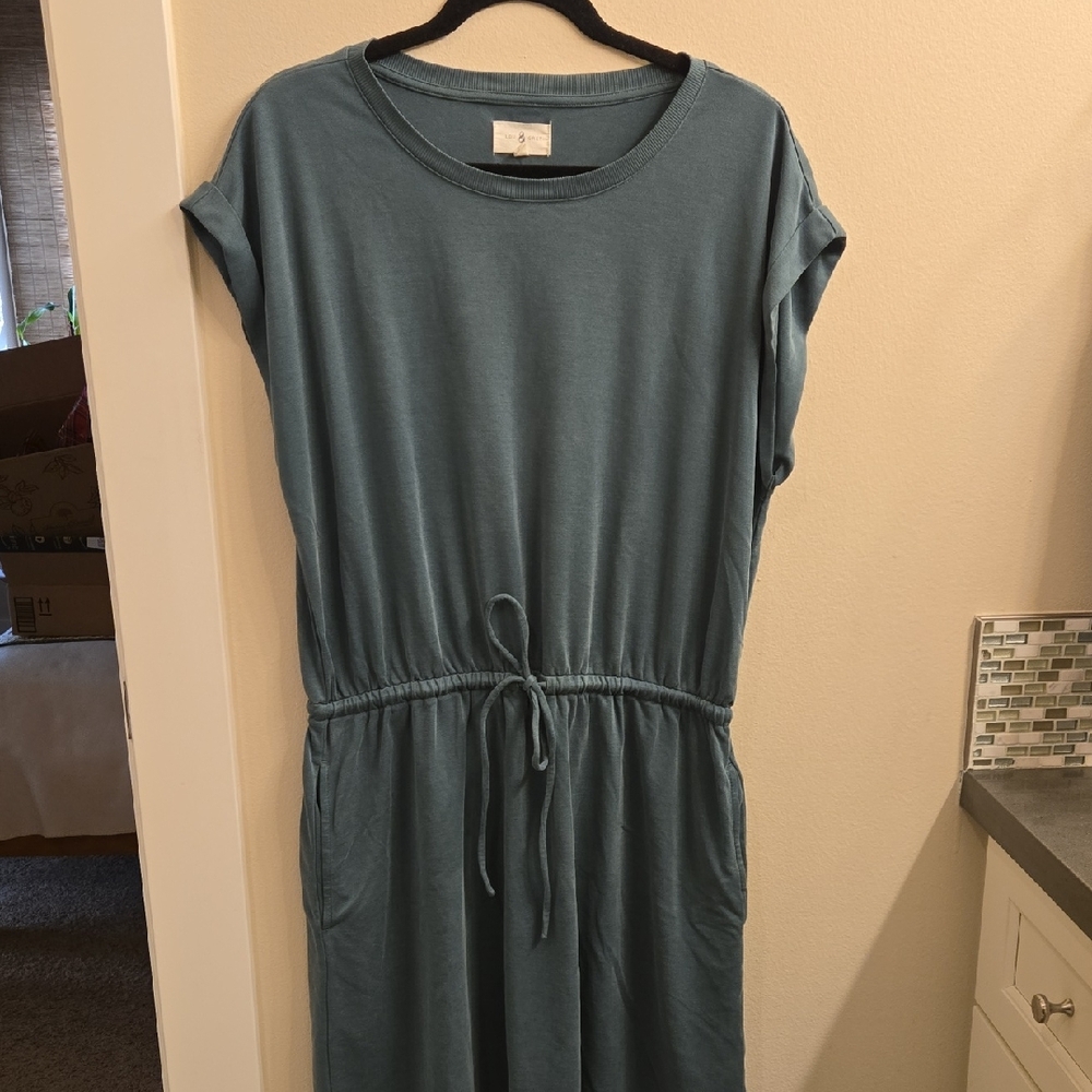 Lou & Grey Green Midi Dress